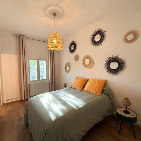 Appartement Eygalieres Avec Petit Jardin ภายนอก รูปภาพ