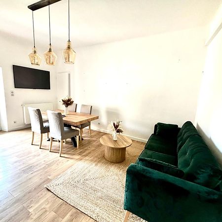 Appartement Eygalieres Avec Petit Jardin ภายนอก รูปภาพ