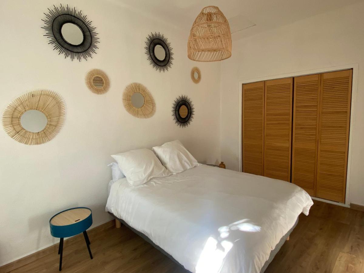 Appartement Eygalieres Avec Petit Jardin ภายนอก รูปภาพ