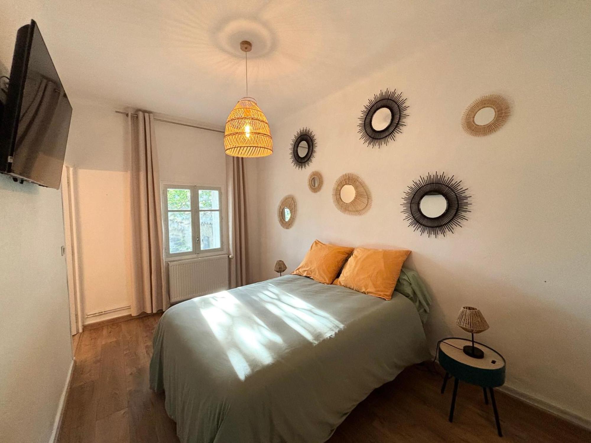 Appartement Eygalieres Avec Petit Jardin ภายนอก รูปภาพ