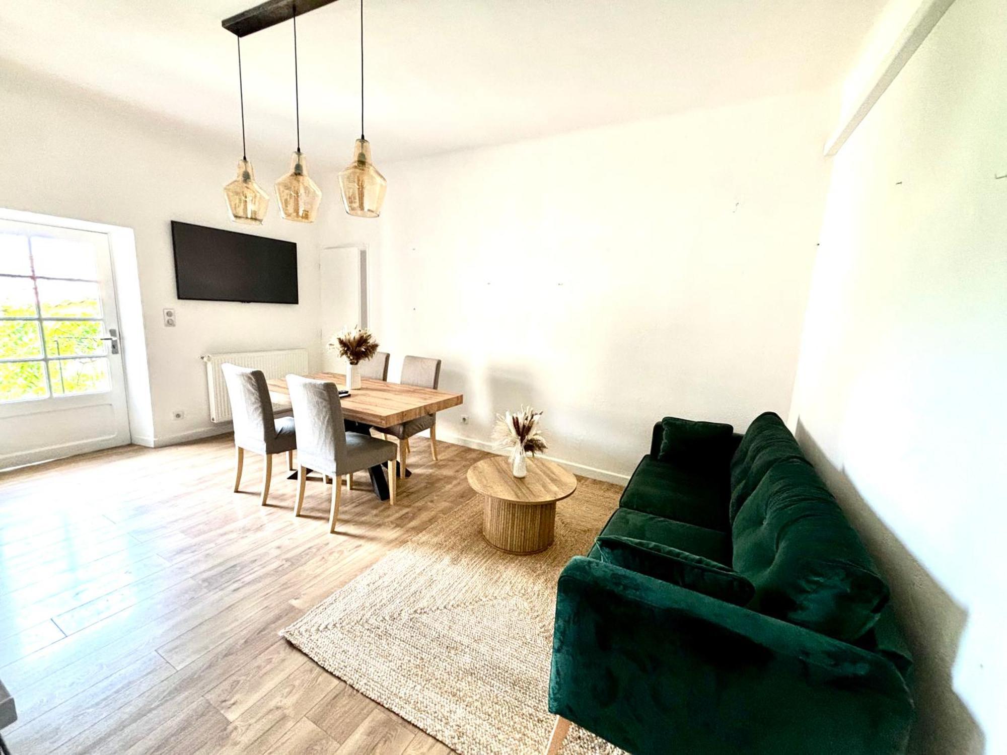 Appartement Eygalieres Avec Petit Jardin ภายนอก รูปภาพ